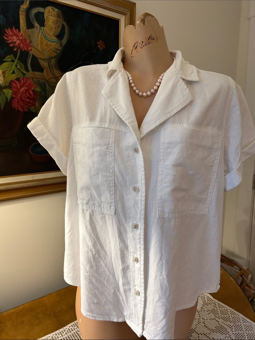 Universal Thread White Short-Sleeve Button Down Pocket Shirt
